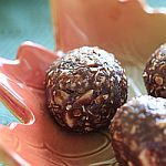 No Bake Almond Butter & Oats Cookies