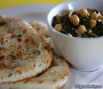 Spinach and Chickpeas Gravy