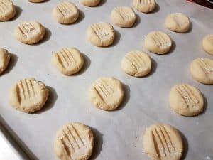 Flatten Cookie Dough With Fork Flatten Cookie Dough With Fork