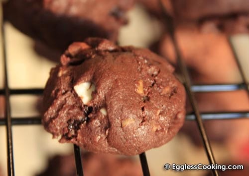 Eggless Italian Chocolate Nut Cookies