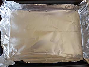 Line Pan With Aluminum Foil Line Pan With Aluminum Foil