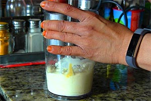 Blend them until the mix is emulsyfied. Blend them until the mix is emulsyfied.