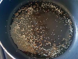 Heat The Oil For Preparing The Tempering Heat The Oil For Preparing The Tempering