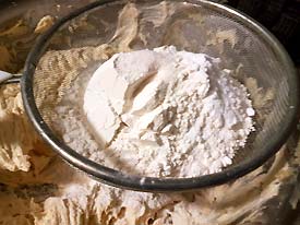 Sieve flour Sieve flour