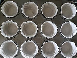 Fill Muffin Tin With Paper Liners Fill Muffin Tin With Paper Liners