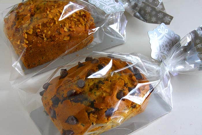 Zucchini walnut bread (Gift Wrapped) Zucchini walnut bread (Gift Wrapped)