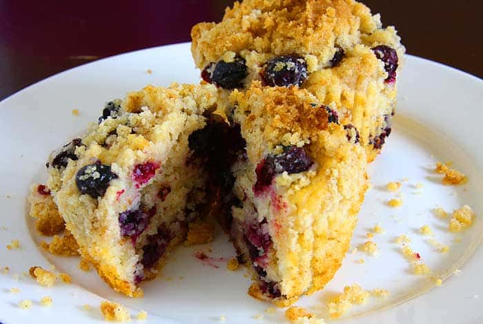 Eggless blueberry muffins with crumble toppings