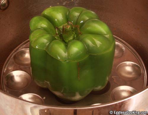 Steam the stuffed pepper