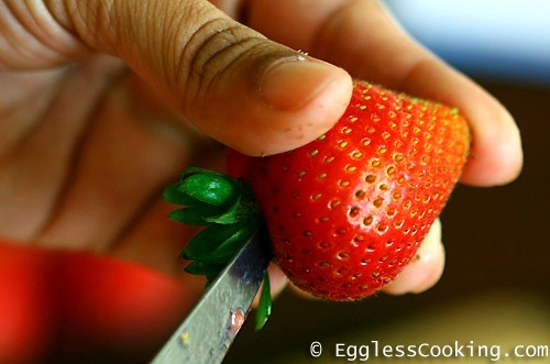 How To Hull Strawberries - Step 1