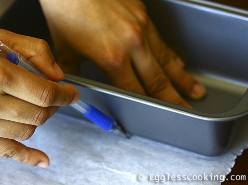 Draw Line Around Pan Border in Parchment Paper