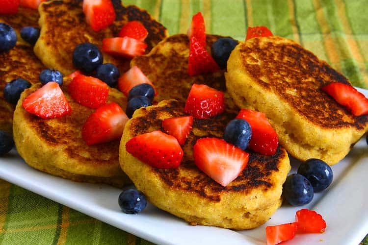 Vegan Cornmeal Pancakes (Johnnycakes) Vegan Cornmeal Pancakes (Johnnycakes)