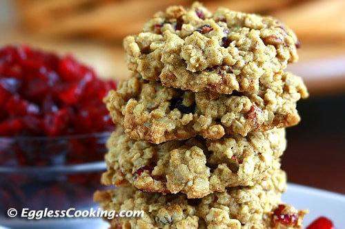 Vegan Oatmeal Cranberry Cookies