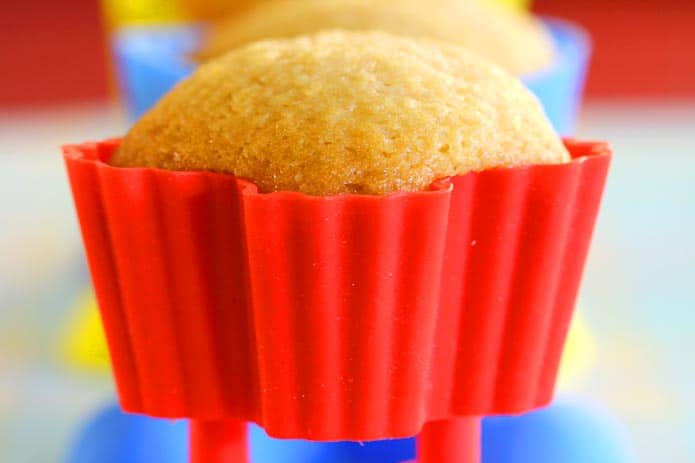 Simple vanilla cupcake recipe from scratch