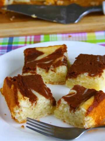 Eggless Marble Cake