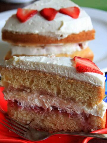 Eggless Strawberry Cream Cake